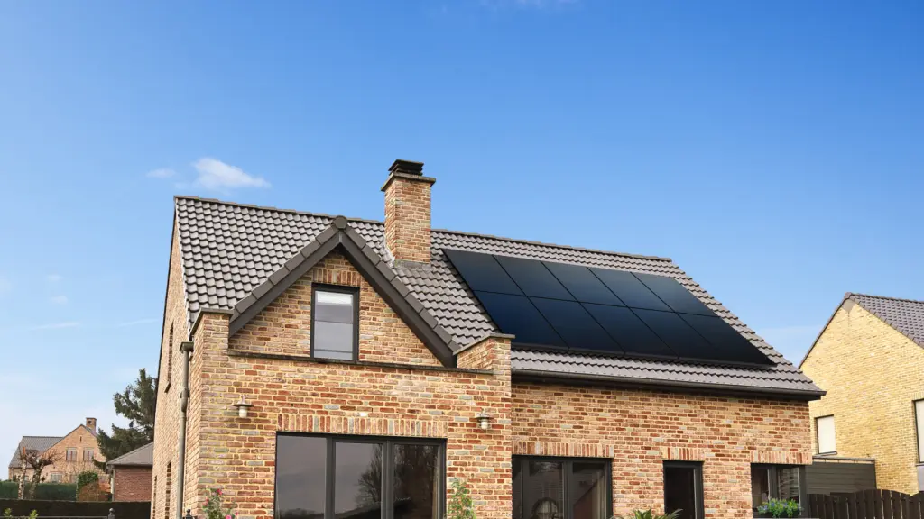 Casa equipada con paneles solares